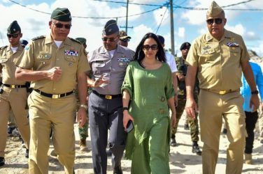 Autoridades supervisan la comunidad de Mata Mosquito