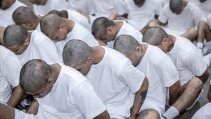 EEUU: Trump defiende la deportación cárceles El Salvador