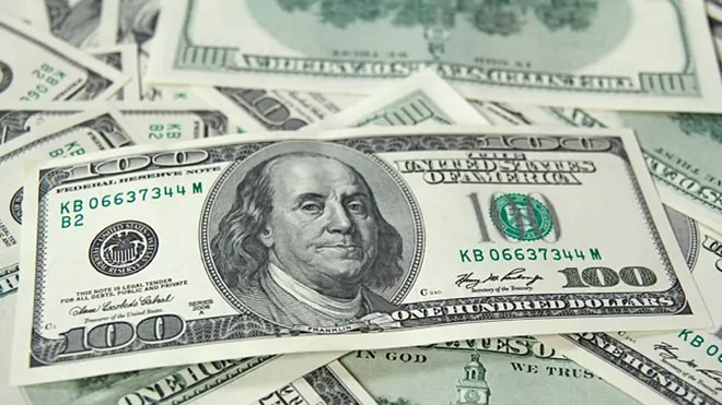 El dólar sigue bajando; este martes era vendido a RD$60.92