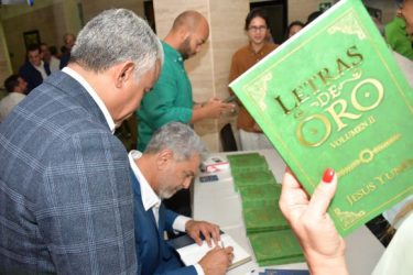 Presentan libro «Letras de oro», volumen II, de Jesús Yunén Presentan libro «Letras de oro», volumen II, de Jesús Yunén