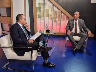 Dice Gobierno usa tema Haití  para «embobar» la población