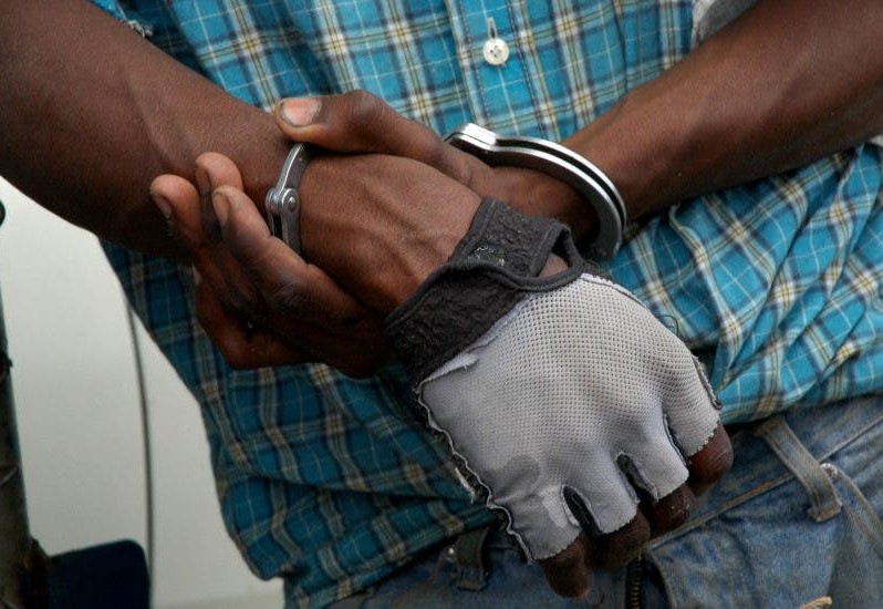Apresan una pareja de haitianos habría secuestrado a 2 menores Apresan una pareja de haitianos habría secuestrado a 2 menores