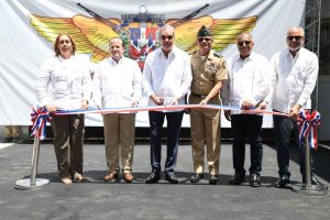 Abinader inaugura en SC una  planta ensamblaje de vehículos