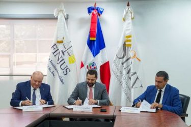 Aúnan esfuerzos en pro de la educación financiera en la RD