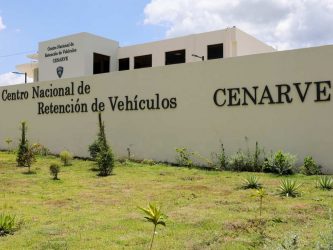 Presidente inaugura centro de retención de vehículos en SD Presidente inaugura centro de retención de vehículos en SD