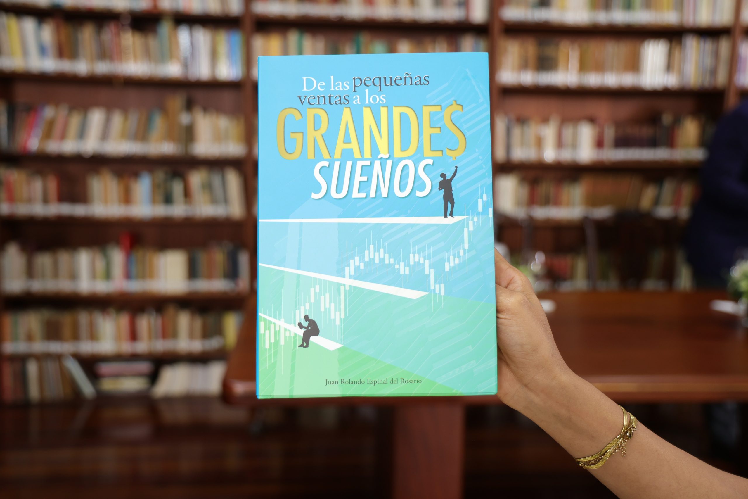 Ejemplar recoge las historias de emprendedores dominicanos | AlMomento.net Ejemplar recoge las historias de emprendedores dominicanos | AlMomento.net