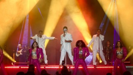 Manny Cruz abarrota el Teatro La Fiesta con gran espectáculo Manny Cruz abarrota el Teatro La Fiesta con gran espectáculo