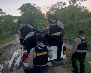DNCD detiene diez hombres y ocupa drogas en el Noroeste RD