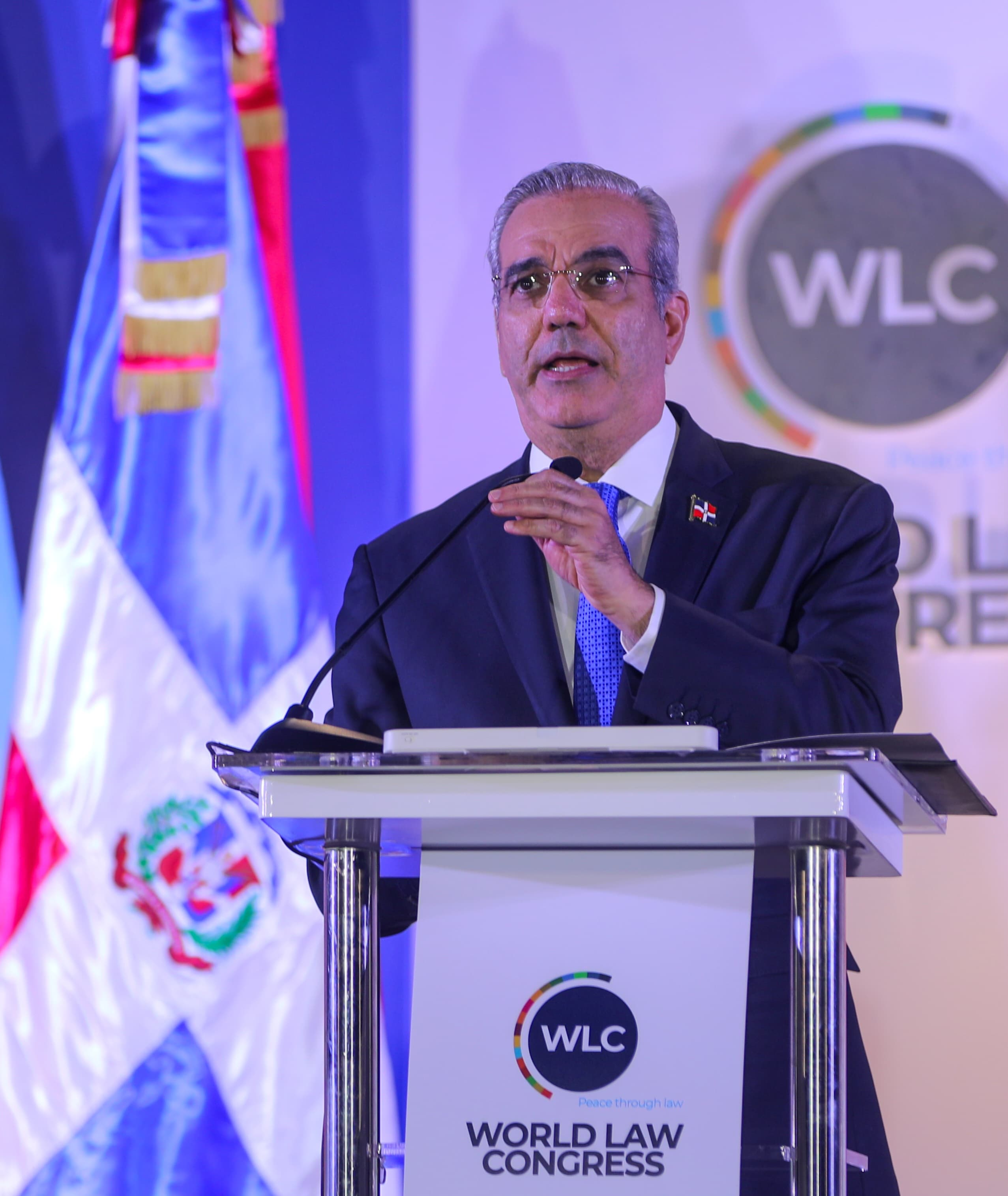 Abinader reafirma compromiso con defensa de la justicia en RD imagen