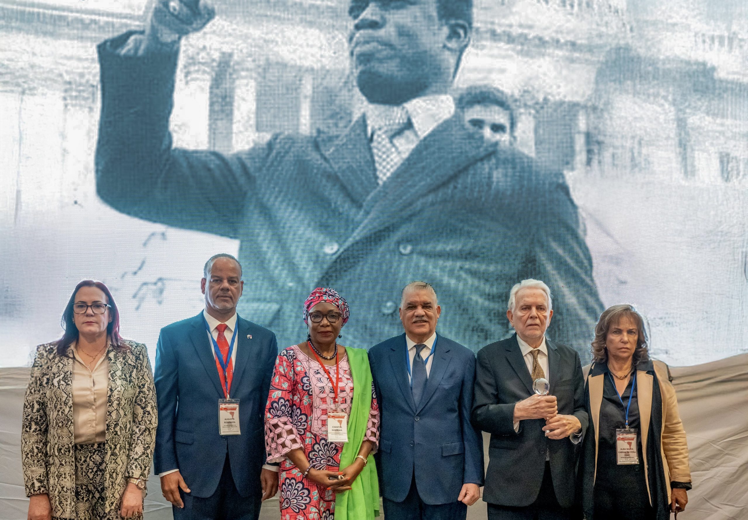 Homenajean Peña Gómez en 27 aniversario de su fallecimiento Homenajean Peña Gómez en 27 aniversario de su fallecimiento