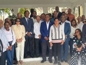 Ozuna dice es positiva cumbre de Abinader y exmandatarios