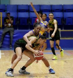 San Carlos domina a Mauricio Báez en final basket femenino