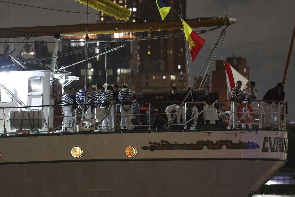 N. YORK: 2 muertos tras choque buque contra puente Brooklyn | AlMomento.net N. YORK: 2 muertos tras choque buque contra puente Brooklyn | AlMomento.net