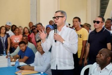 Gobierno dominicano garantiza bono navideño a los portuarios Gobierno dominicano garantiza bono navideño a los portuarios