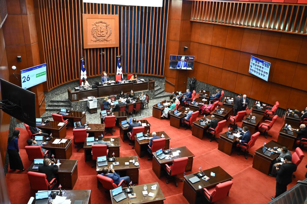 Senado aprueba proyecto que fusiona Hacienda y Economía Senado aprueba proyecto que fusiona Hacienda y Economía