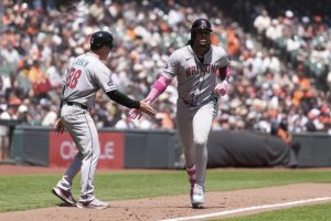 Ketel Marte pega dos jonrones