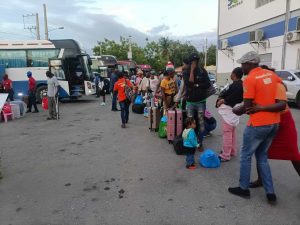 Funcionarios Haití supervisan operativo de retorno voluntario Funcionarios Haití supervisan operativo de retorno voluntario