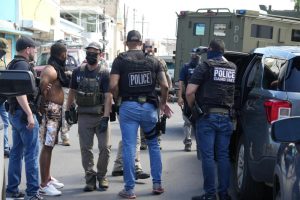 P. RICO: Dominicanos pasan el Niágara en bicicleta por asedio ICE P. RICO: Dominicanos pasan el Niágara en bicicleta por asedio ICE