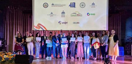 NY: Reconocen a 30 estudiantes dominicanos meritorios NY: Reconocen a 30 estudiantes dominicanos meritorios