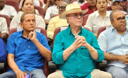 Hipólito moviliza perremeístas en respaldo a su hija Carolina Hipólito moviliza perremeístas en respaldo a su hija Carolina