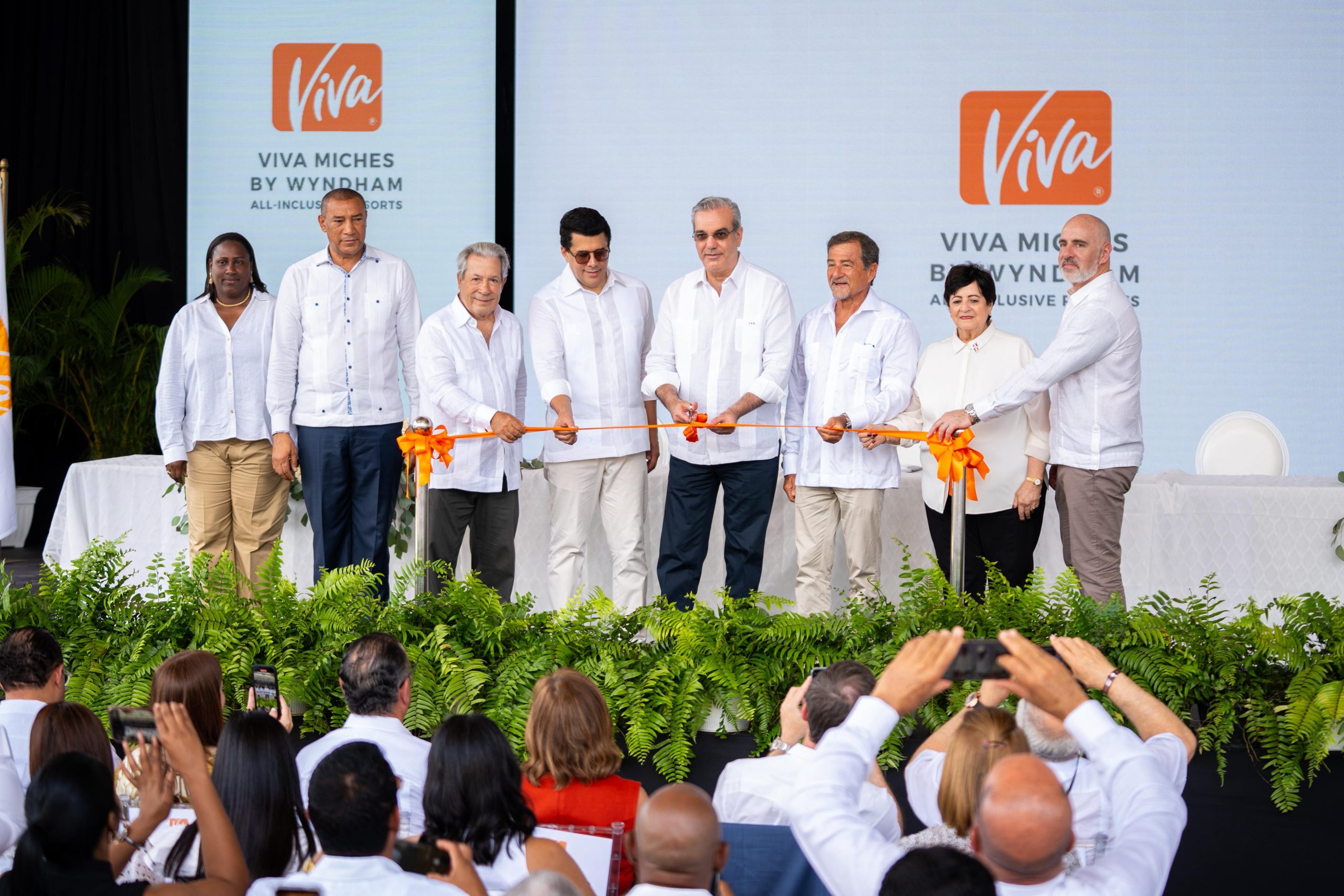 Inauguran en Miches hotel que costó $80 millones de dólares Inauguran en Miches hotel que costó $80 millones de dólares