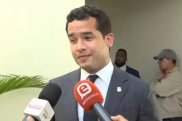Estudiantes haitianos crecen en 180 mil, de RD bajan 141 mil