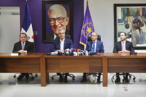 Abinader visita a Danilo para continuar diálogo crisis de Haití