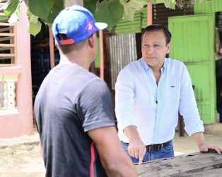 Dice a los dominicanos salario sólo le alcanza para sobrevivir