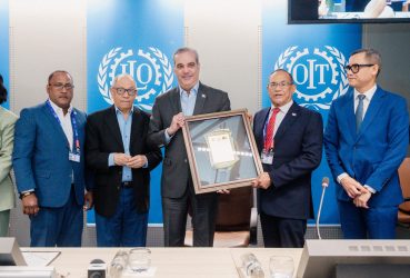 GINEBRA: Presidente Abinader recibe reconocimiento en la OIT GINEBRA: Presidente Abinader recibe reconocimiento en la OIT