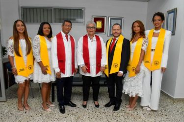Dominicana: AIDC celebra 50 graduación de cardiólogos Dominicana: AIDC celebra 50 graduación de cardiólogos