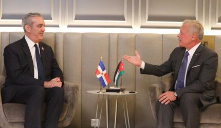 FRANCIA: Abinader y el rey de Jordania abordan cooperación