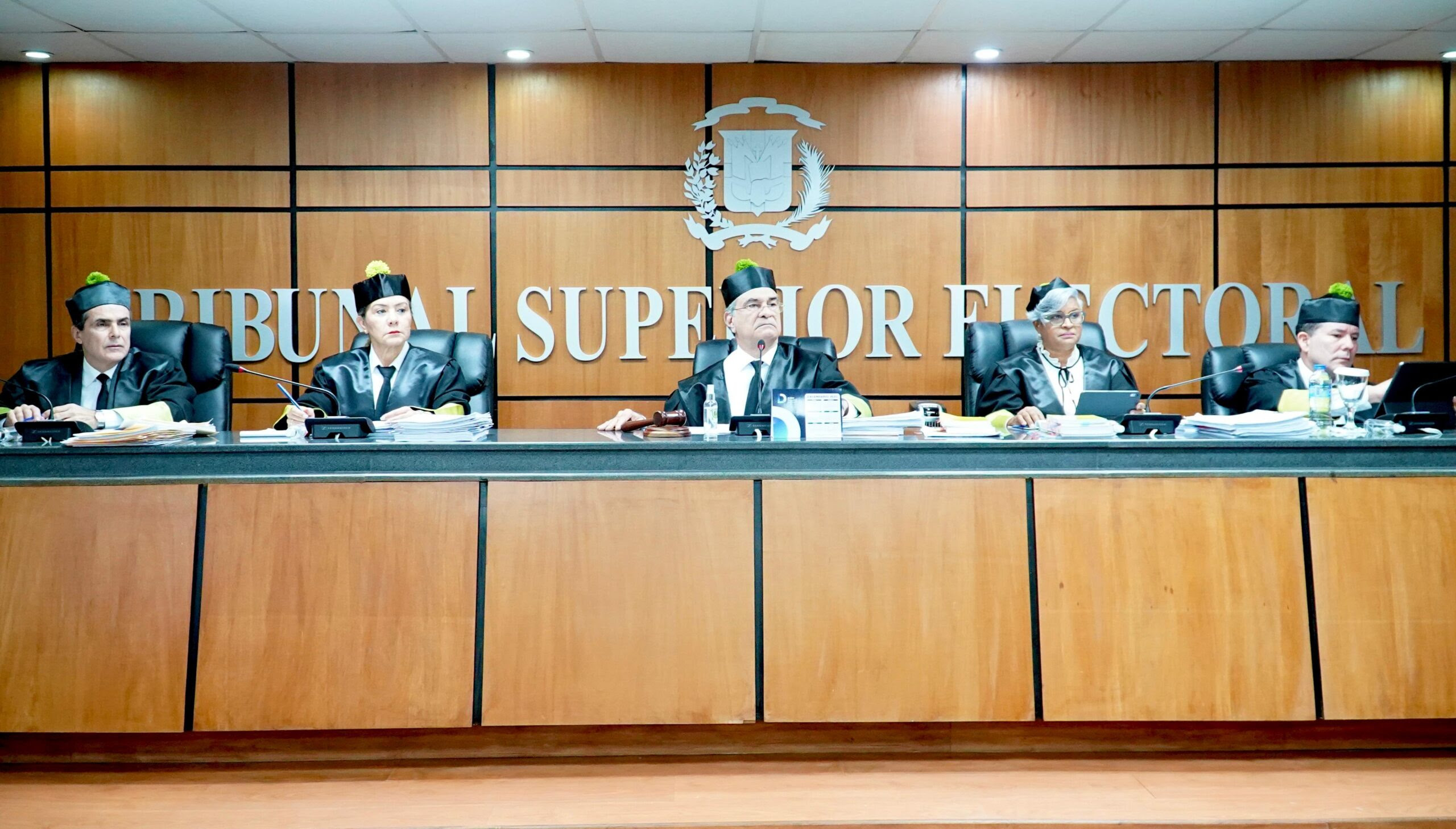 TSE rechaza acción contra JCE; ordena archivar otra hacia FP imagen