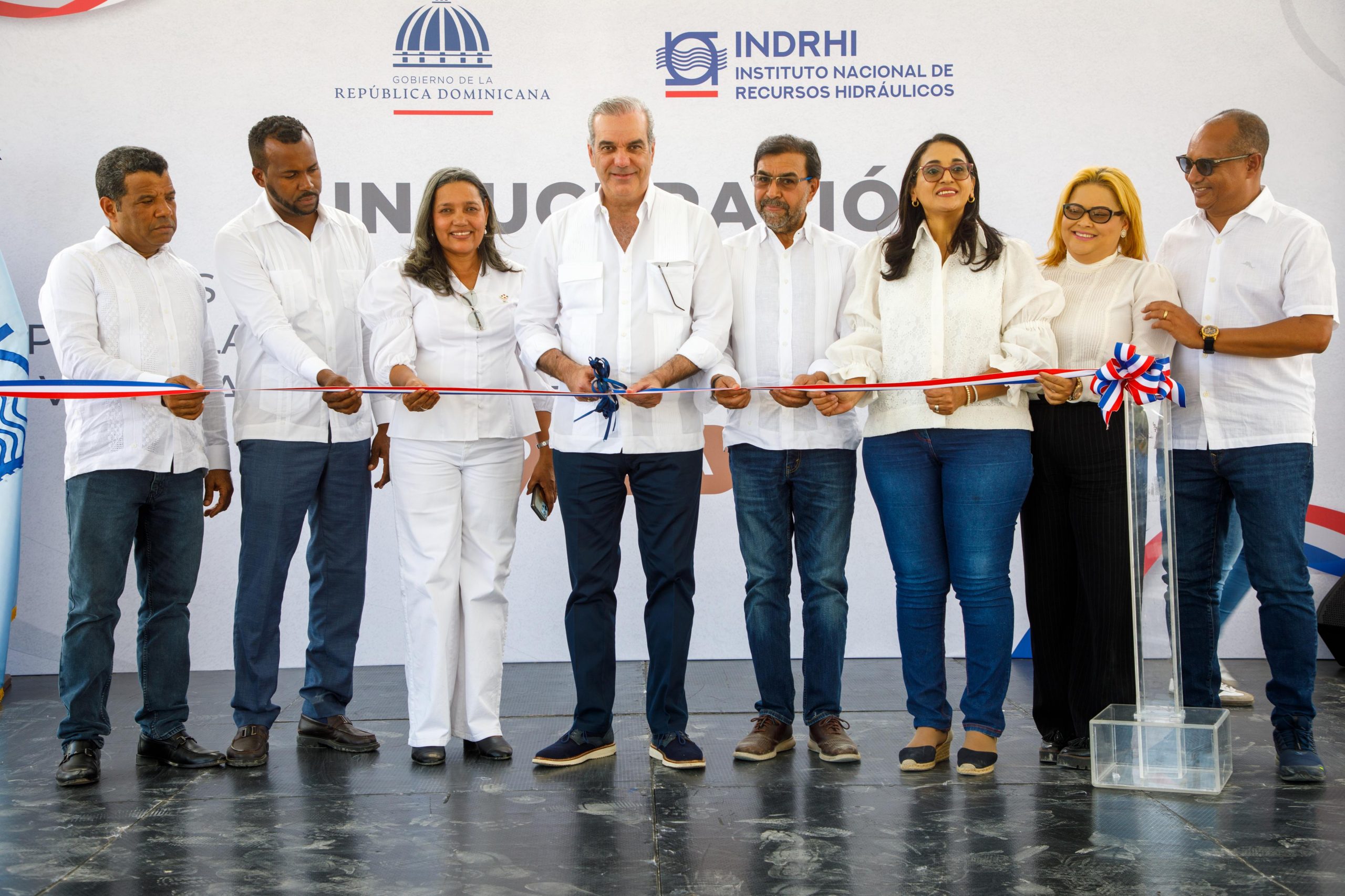Presidente Abinader inaugura obras hidráulicas claves en Azua