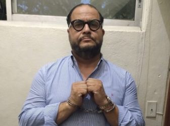 Imponen presentación periódica a comunicador Aquiles Jiménez