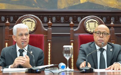 PRM aprueba continúen Pacheco y de los Santos en el Congreso PRM aprueba continúen Pacheco y de los Santos en el Congreso