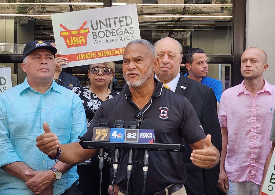 NY: Bodegueros llaman «comunista» a candidato a alcalde imagen