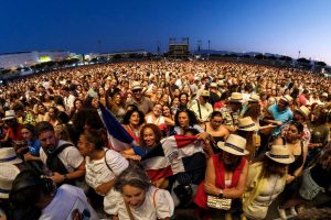 Juan Luis ofrece un apoteósico concierto en isla Gran Canaria Juan Luis ofrece un apoteósico concierto en isla Gran Canaria