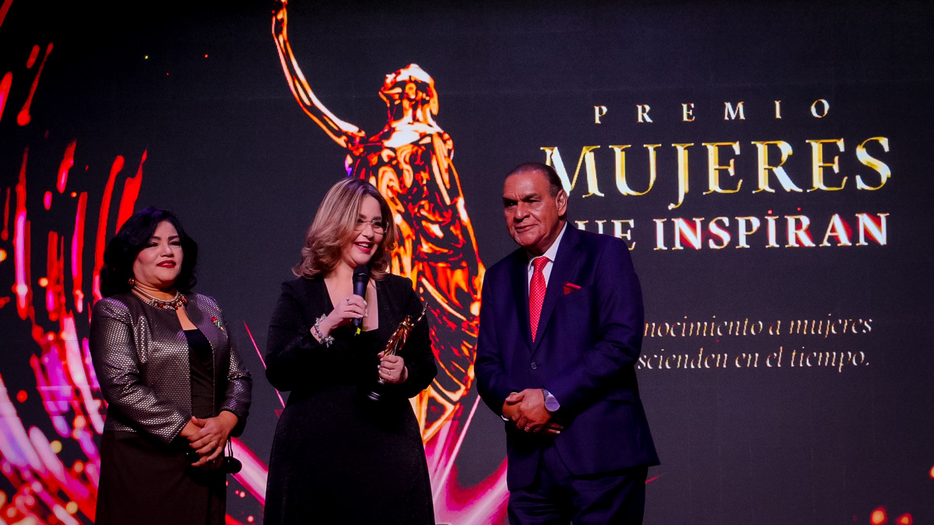 Premio Mujeres que Inspiran reconoce a seis profesionales imagen