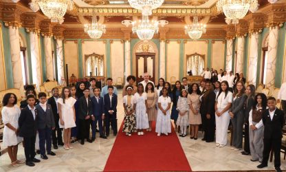 Presidente Abinader recibe hijos de dominicanos en el exterior