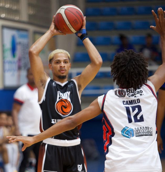 Fénix de Santiago suman sexta victoria en la Liga de Desarrollo imagen