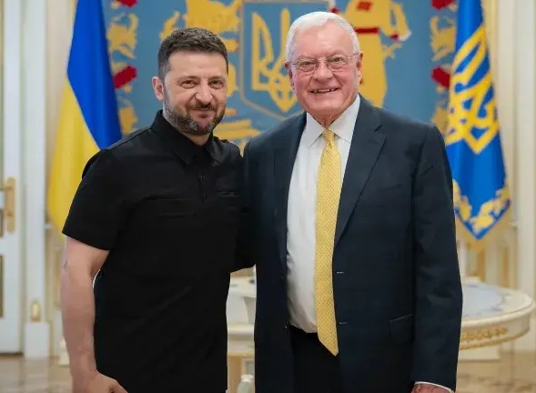 Volodimir Zelenski y enviado de Trump se reunieron este lunes