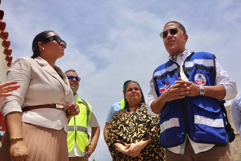 Gobierno de RD dice trabaja en forma acelerada en las escuelas
