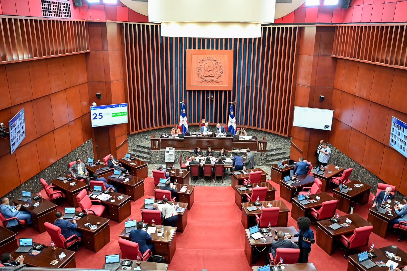 Senado aprueba el Código Penal sin las tres causales del aborto imagen