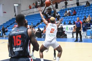 Leones vencen a los Cañeros en fase eliminación de LNB 2025