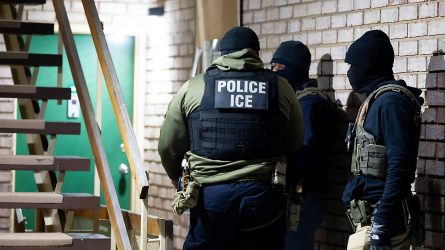EEUU: Fiscales buscan prohibir agentes de ICE enmascarados EEUU: Fiscales buscan prohibir agentes de ICE enmascarados