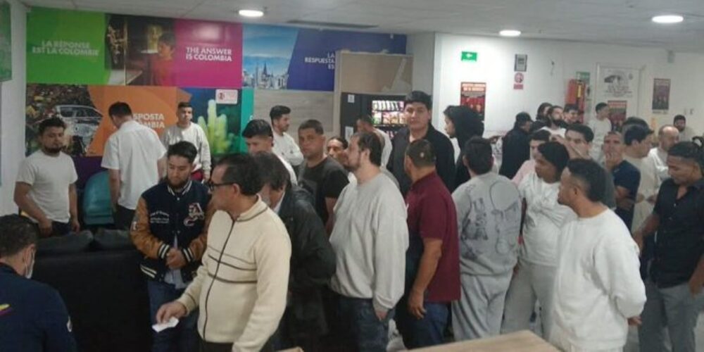 COLOMBIA: Regresan otros 118 nacionales deportados de EEUU imagen