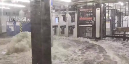 Tormentas dejan a miles sin luz y provocan inundaciones en NY Tormentas dejan a miles sin luz y provocan inundaciones en NY
