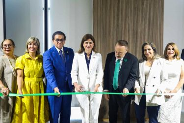 Vicepresidenta de RD inaugura obras de salud y centro infantil Vicepresidenta de RD inaugura obras de salud y centro infantil
