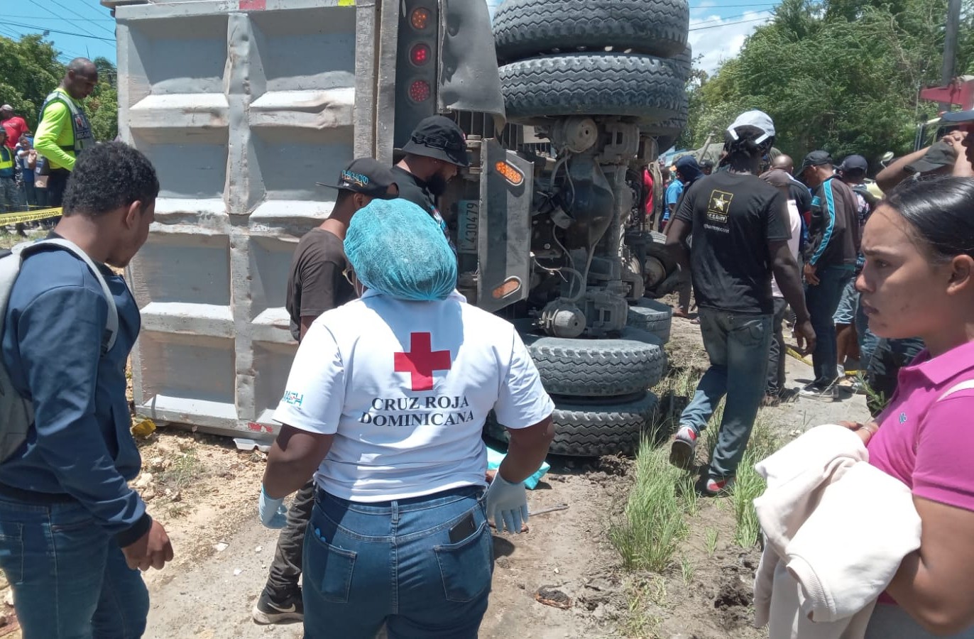Al menos cinco muertos deja accidente en entrada de Najayo