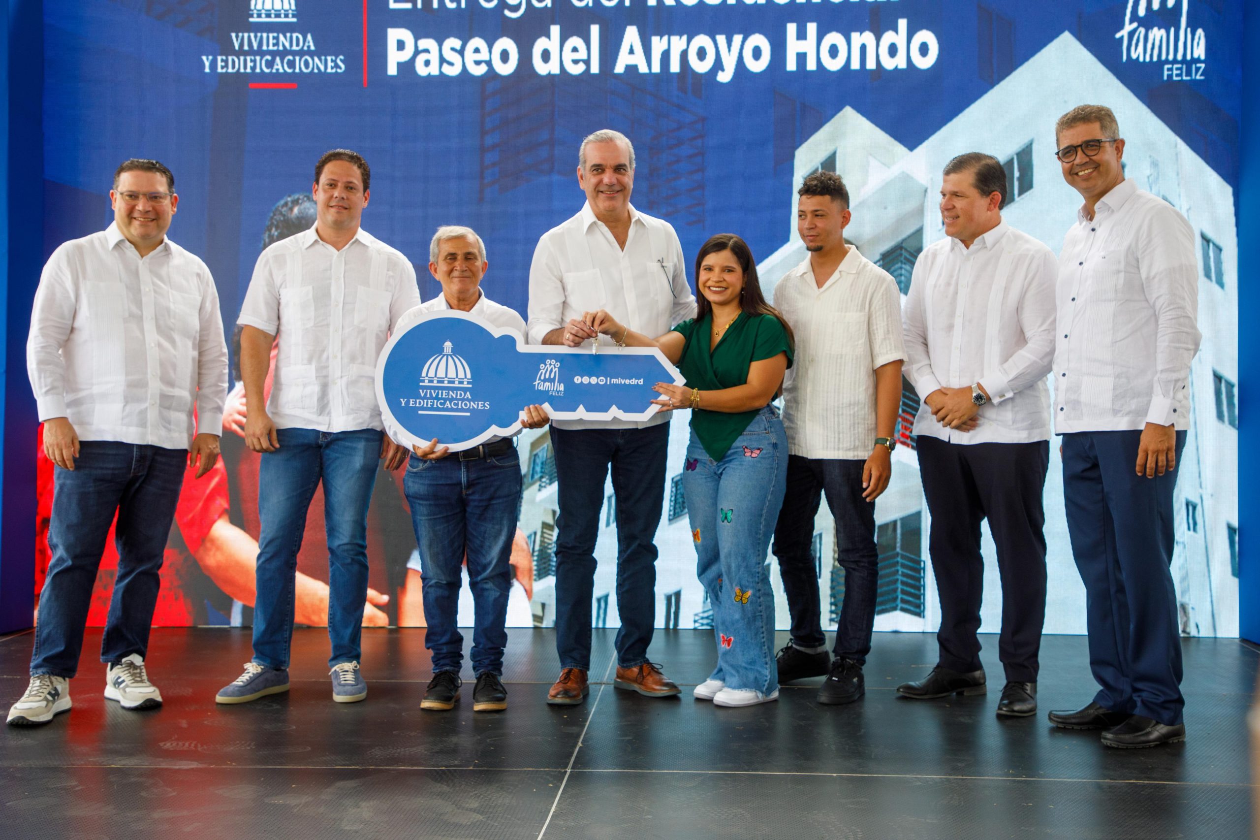 Abinader entrega apartamentos proyecto Paseo Arroyo Hondo Abinader entrega apartamentos proyecto Paseo Arroyo Hondo